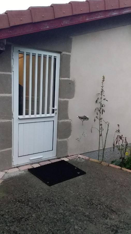 Ferme Maya Saint-Genet-Lerpt Exterior foto